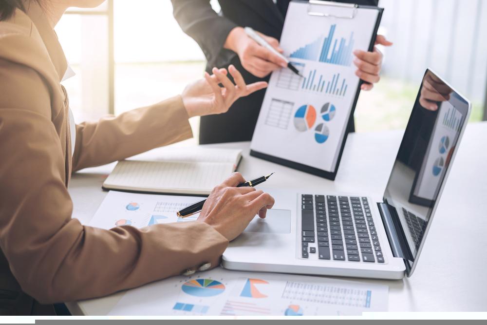 One Financial Stock Strengthens Strategic Focus on Global Expansion - RPL